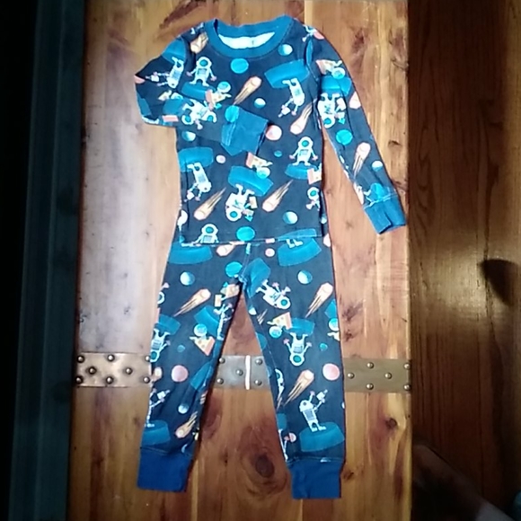Three sets size 4 pajamas - Picture 3 of 4